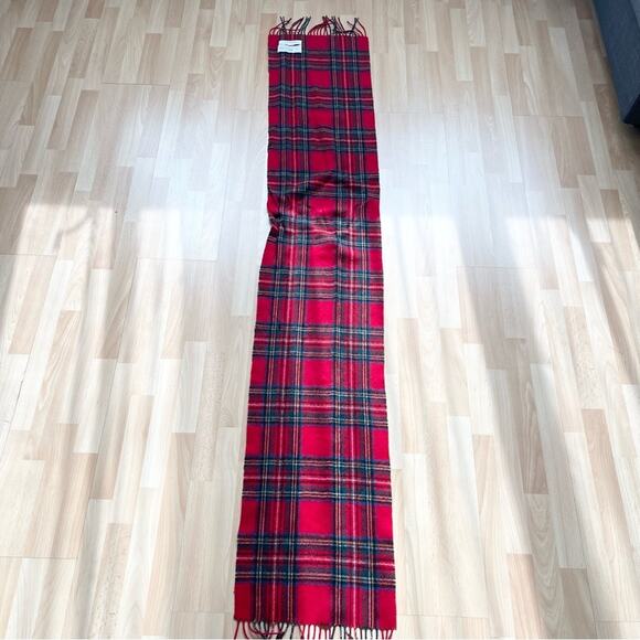 McCabe Premium Collection Pure Wool Scarf Red Plaid with Fringes - Picture 3 of 3